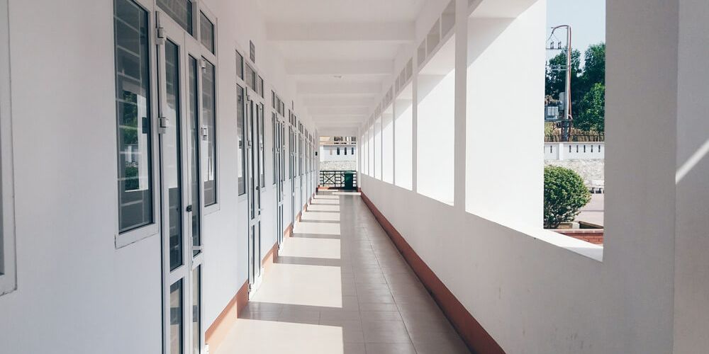 The best ways to employ facility management software into schools